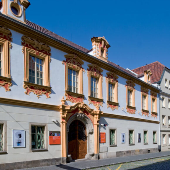 Letní výstavní sezóna byla ukončena, galerie se znovuotevře 20. října