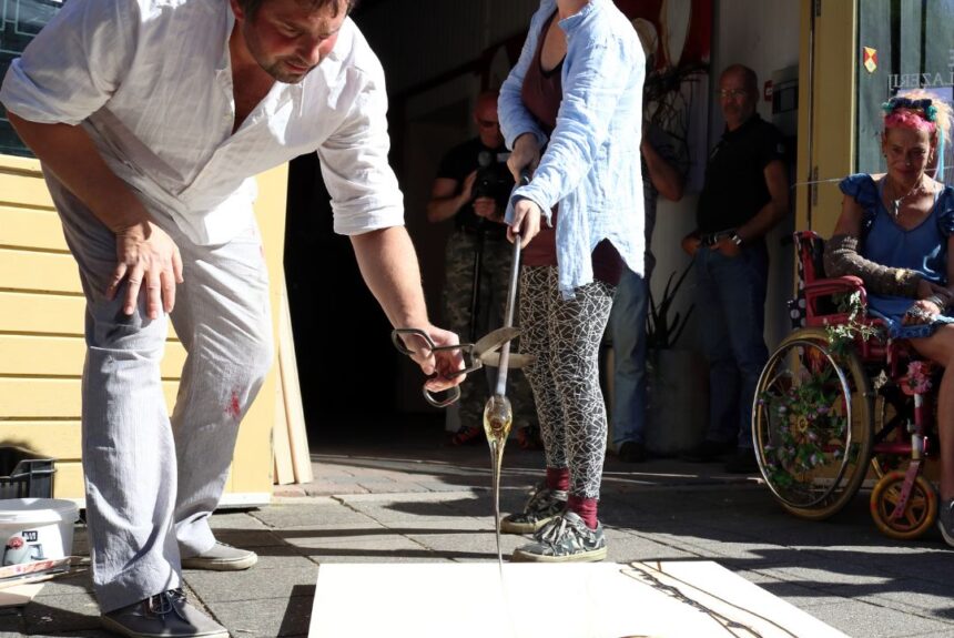 Jiří Nid Suchý, Malba horkým sklem Malba horkým sklem pod vedením Jiřího Nid Suchého