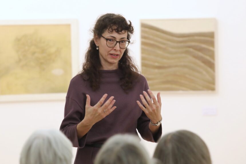 Poslední komentovaná prohlídka výstavy Miroslav Koval (1944–2022): V souznění se zemí